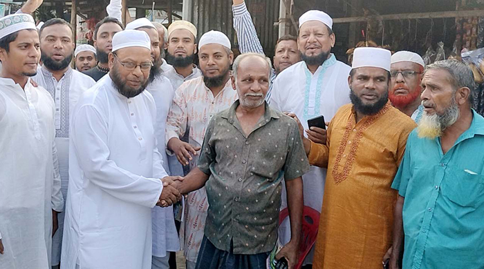 দৌলতদিয়ায় রাজবাড়ী-১ আসনে জামায়াতের প্রার্থী এডঃ নূরুল ইসলামের লিফলেট বিতরণ